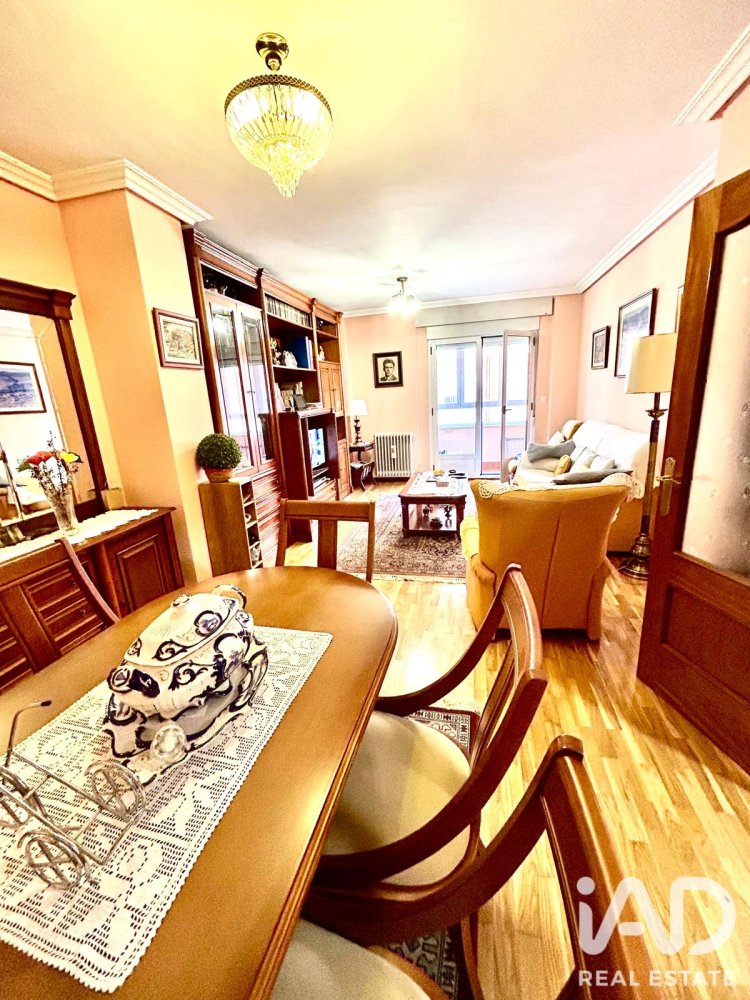 Apartament w La Baneza, Leon, Hiszpania 3 sypialnie, 163 mkw. nr 198672