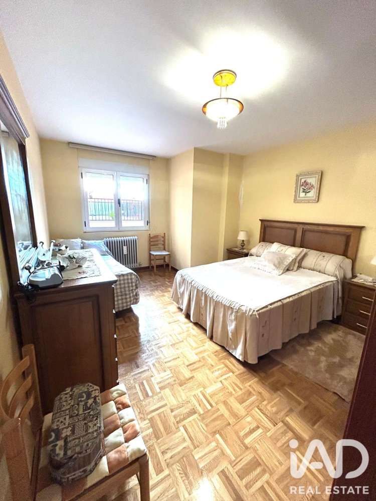 Apartament w La Baneza, Leon, Hiszpania 3 sypialnie, 163 mkw. nr 198672