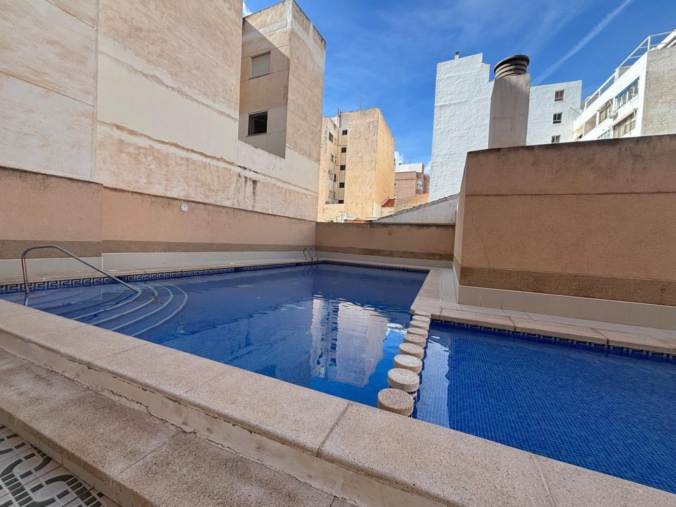Ático en Torrevieja, Alicante, España 2 dormitorios, 51 m2 No. 199673