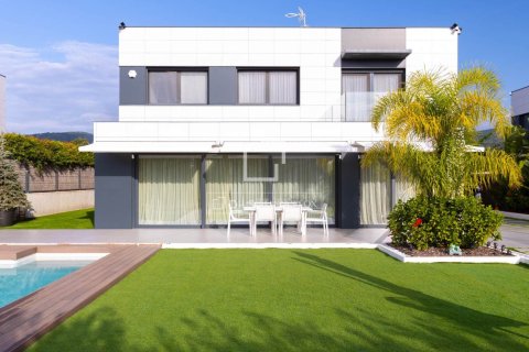 Villa à Sant Andreu de Llavaneres, Barcelona, Espagne 4 chambres, 419 m2 No. 199172