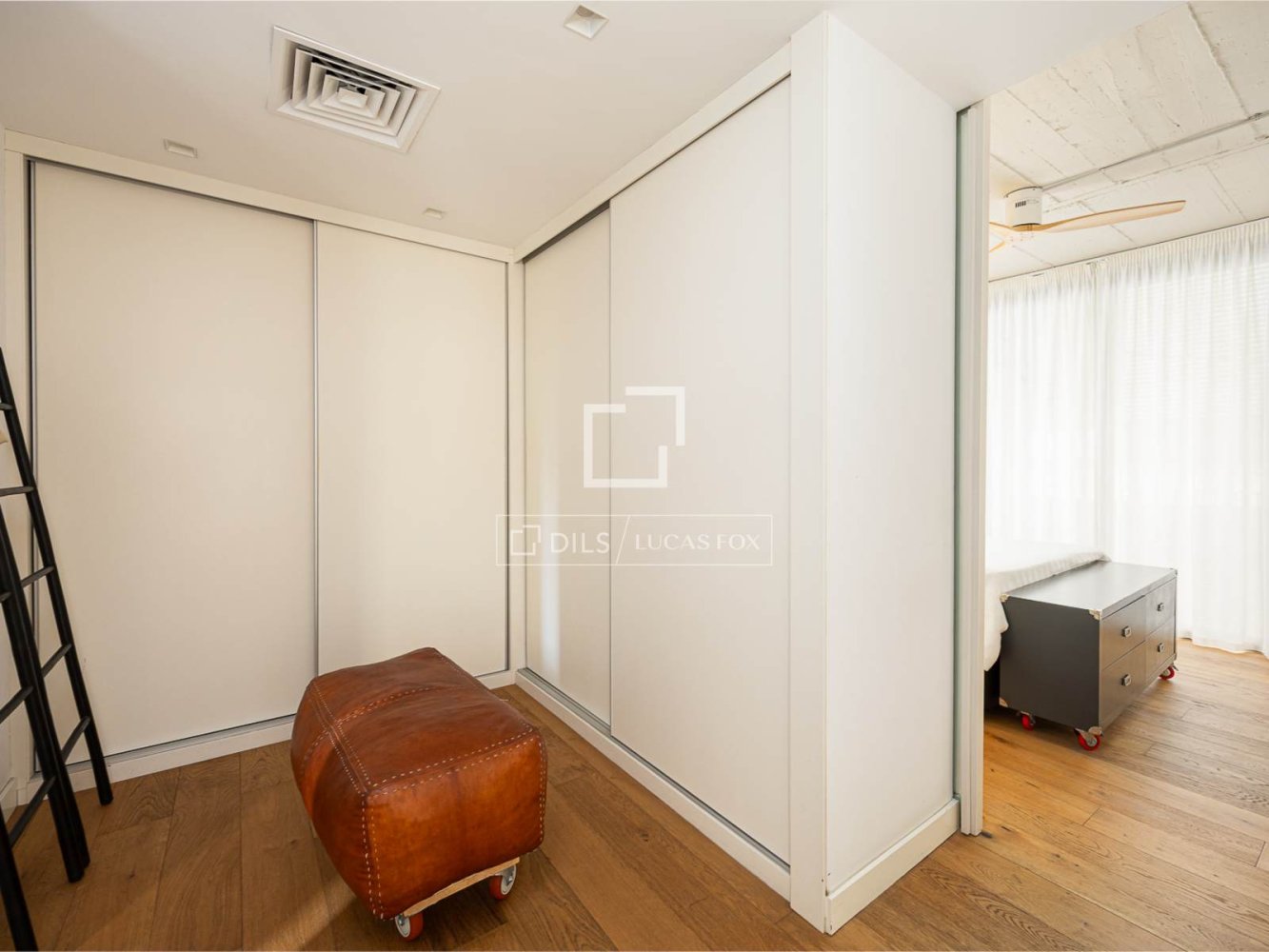 Villa à Barcelona, Espagne 4 chambres, 293 m2 No. 200005