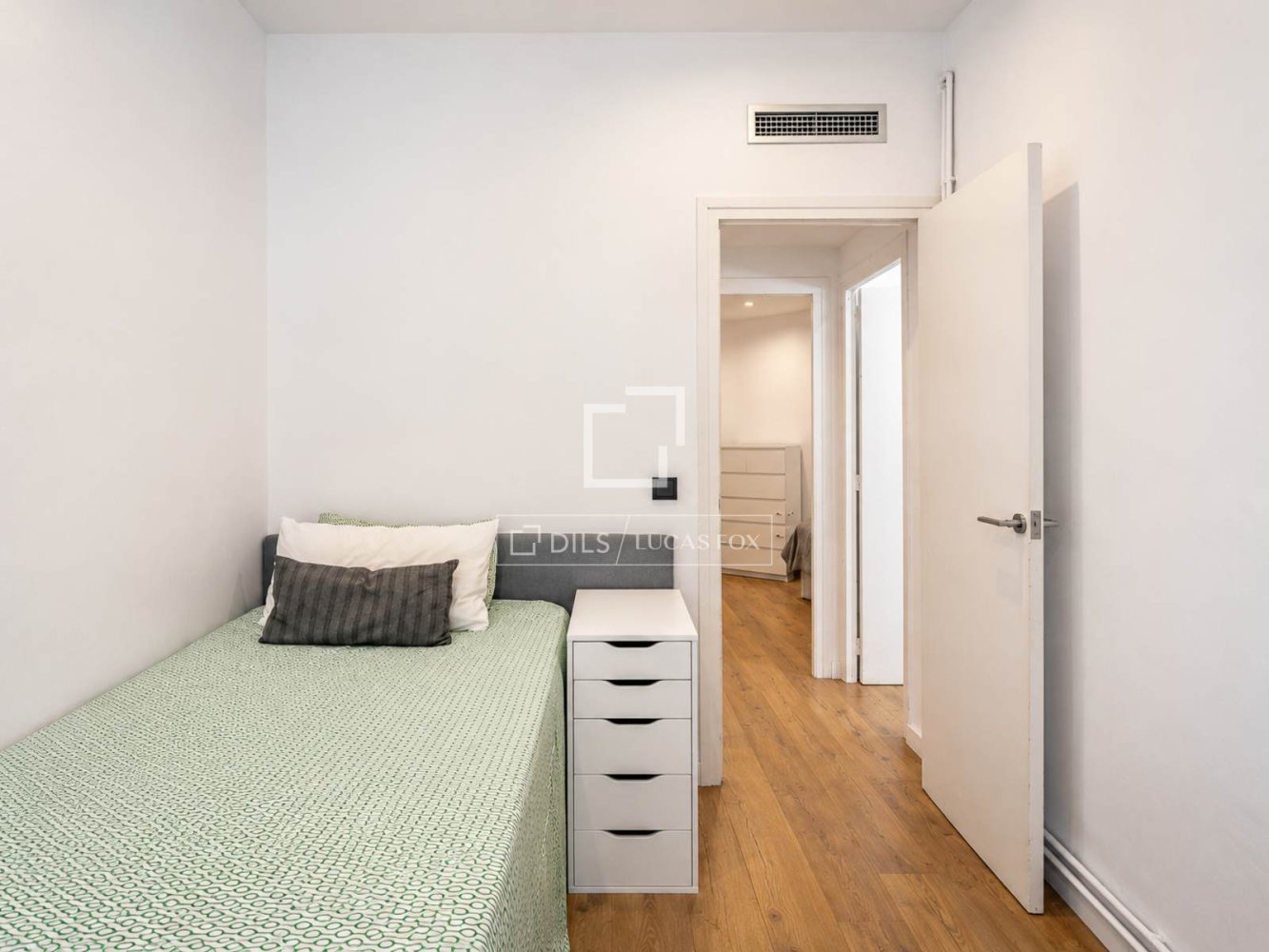 Wohnung in Barcelona, Spanien 4 Schlafzimmer, 123 m2 Nr. 199989