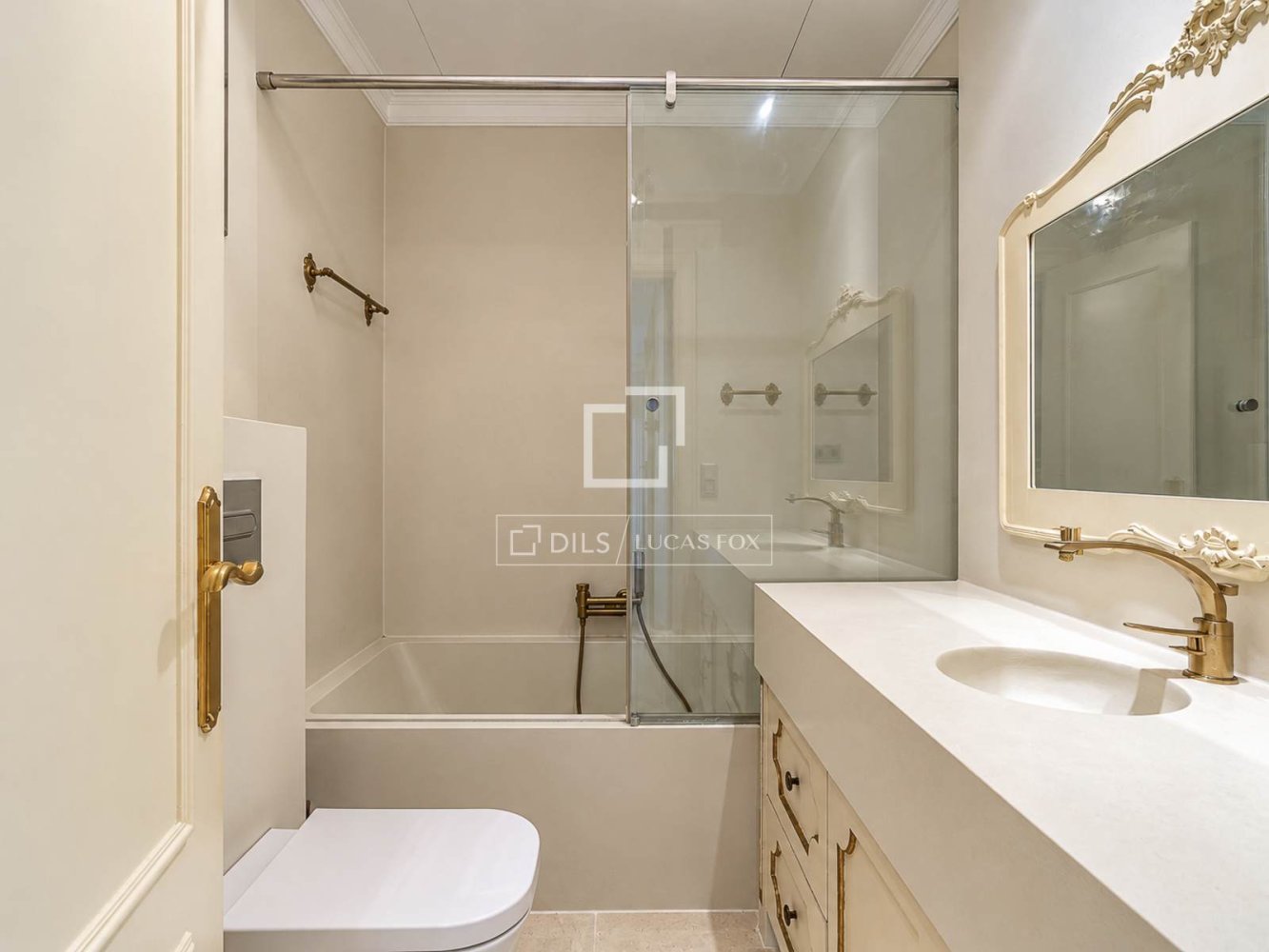 Apartment à Barcelona, Espagne 4 chambres, 195 m2 No. 200006