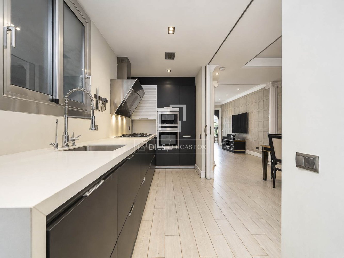 Apartment à Barcelona, Espagne 4 chambres, 195 m2 No. 200006