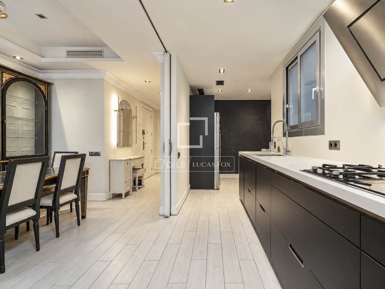 Apartment à Barcelona, Espagne 4 chambres, 195 m2 No. 200006