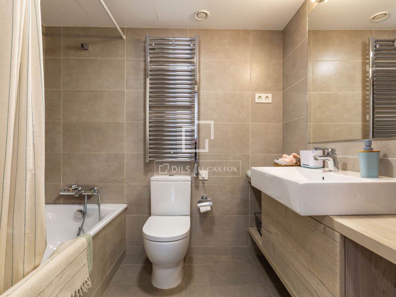 Wohnung in Sant Just Desvern, Barcelona, Spanien 4 Schlafzimmer, 126 m2 Nr. 199148