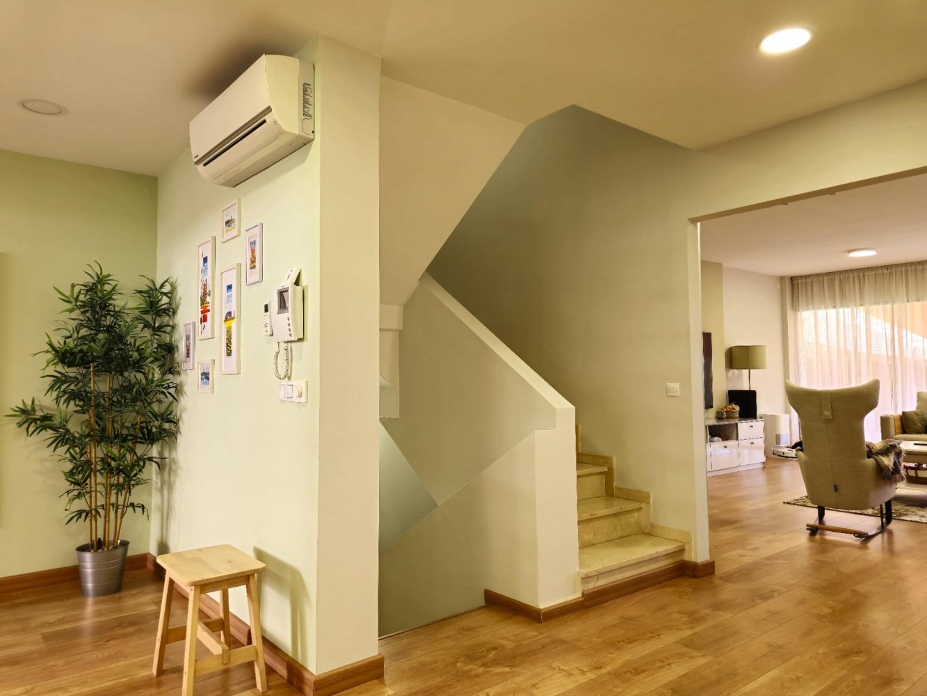 House in Alicante, Spain 3 bedrooms, 350 sq.m. No. 197902