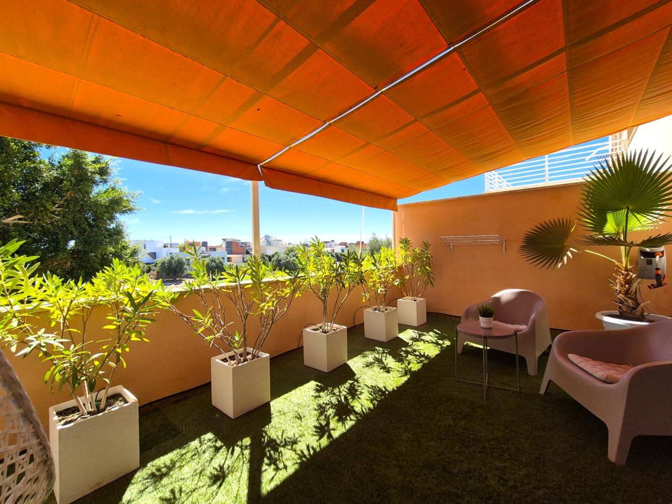 House in Alicante, Spain 3 bedrooms, 350 sq.m. No. 197902