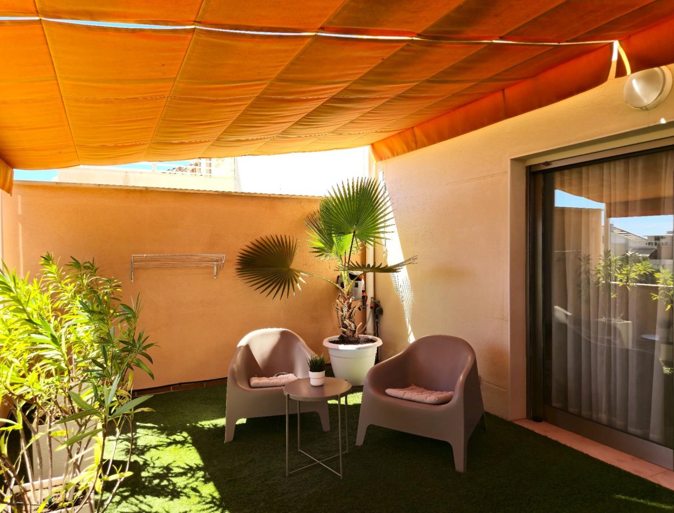 House in Alicante, Spain 3 bedrooms, 350 sq.m. No. 197902