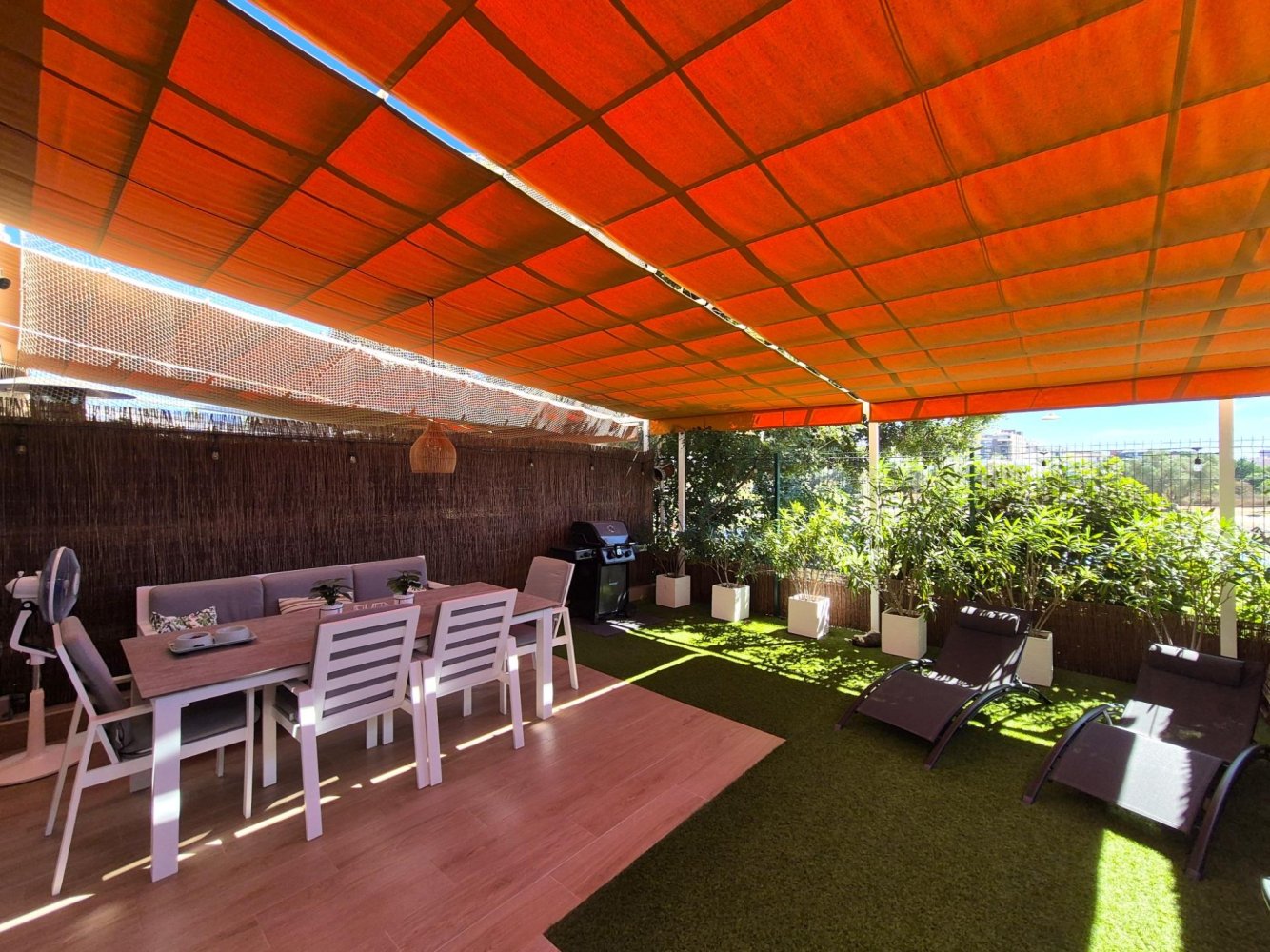 House in Alicante, Spain 3 bedrooms, 350 sq.m. No. 197902