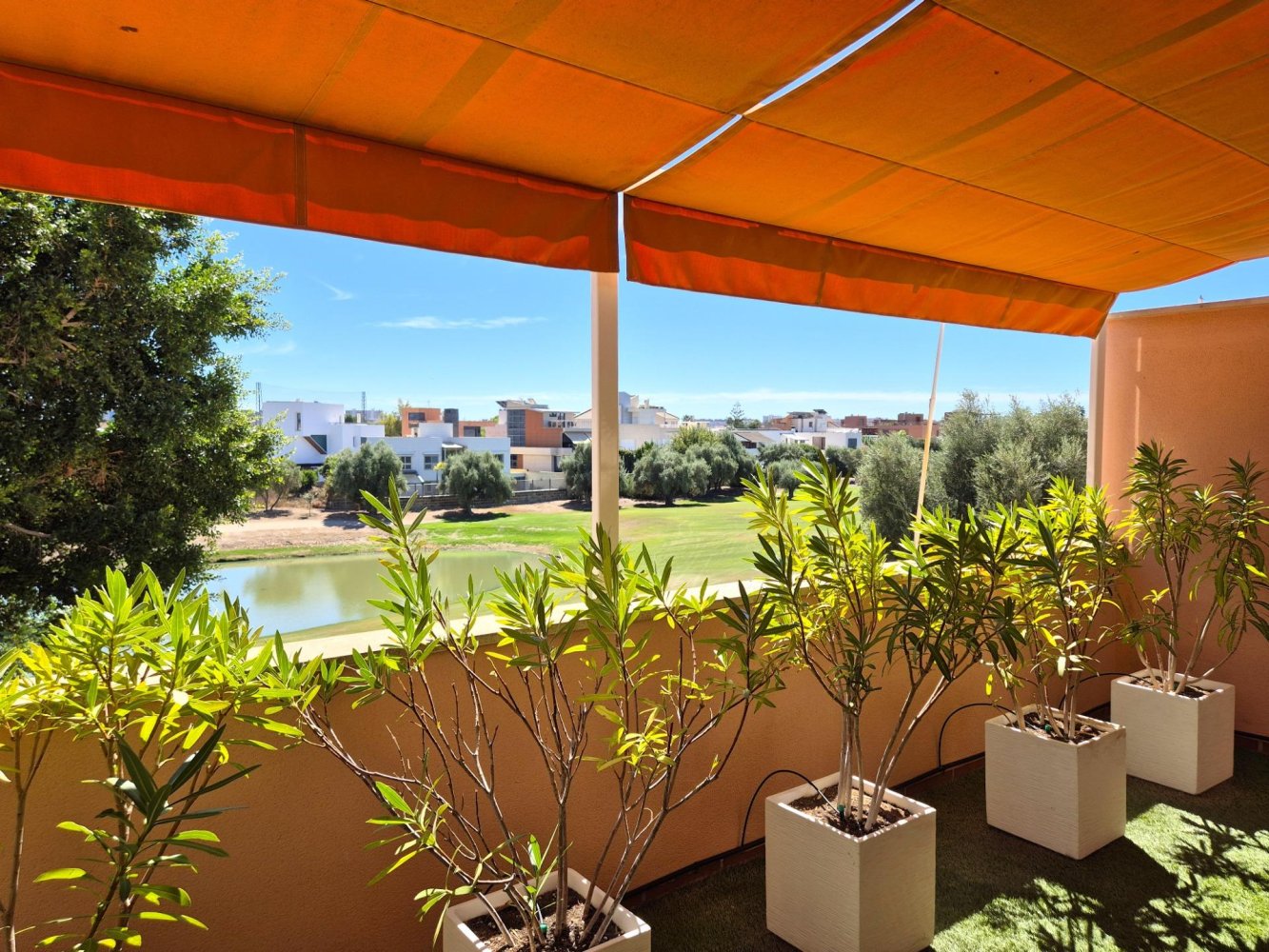 House in Alicante, Spain 3 bedrooms, 350 sq.m. No. 197902