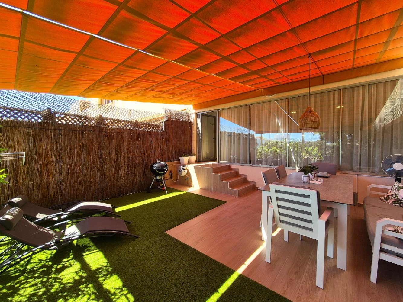 House in Alicante, Spain 3 bedrooms, 350 sq.m. No. 197902