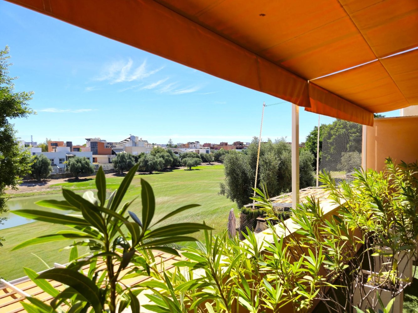 House in Alicante, Spain 3 bedrooms, 350 sq.m. No. 197902