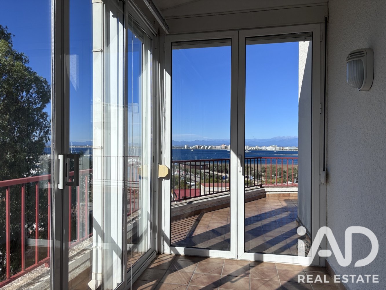 Apartment in Roses, Girona, Spain 2 bedrooms, 84 sq.m. No. 199578