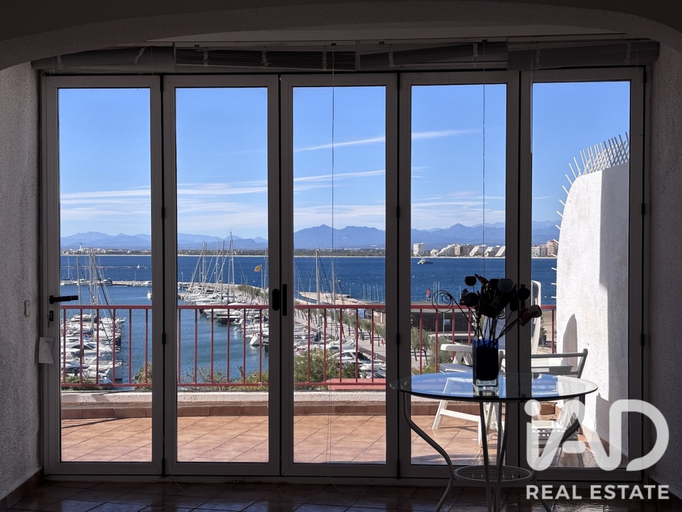 Apartment in Roses, Girona, Spain 2 bedrooms, 84 sq.m. No. 199578