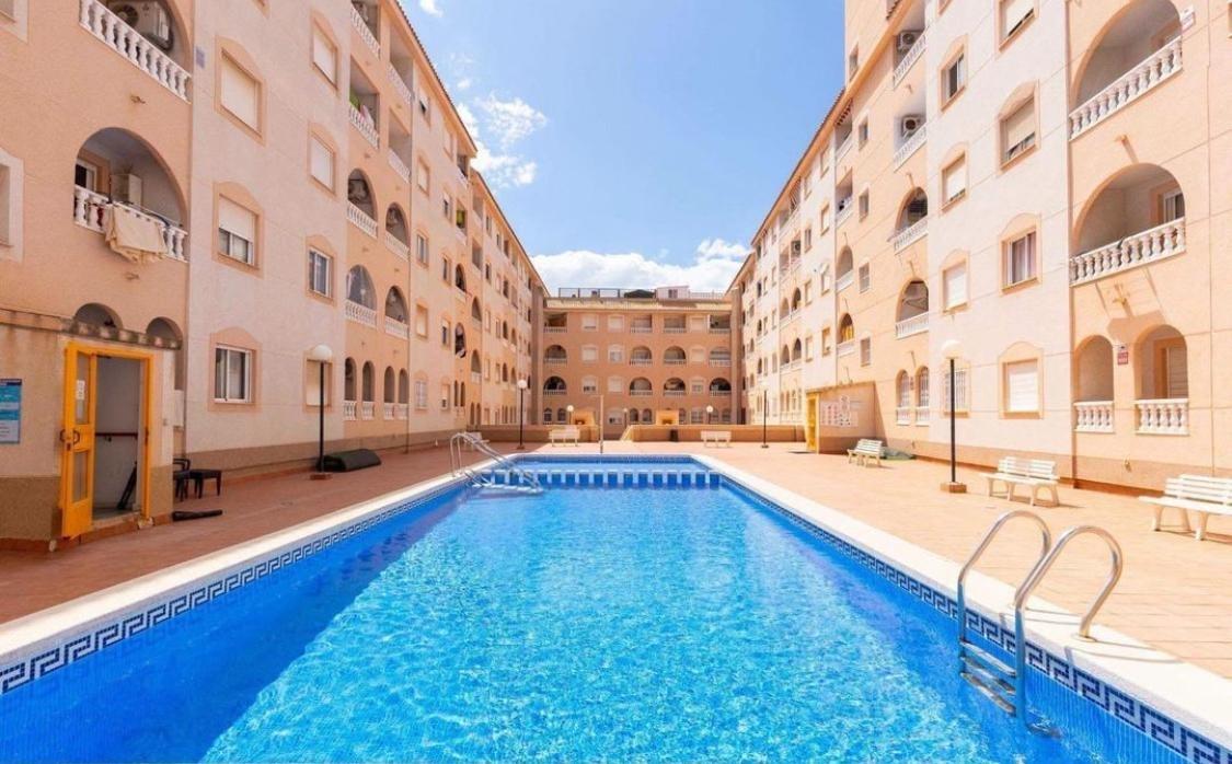 Dzīvoklis Torrevieja, Alicante, Spānijā 1 istaba, 61 m2 Nr. 197135
