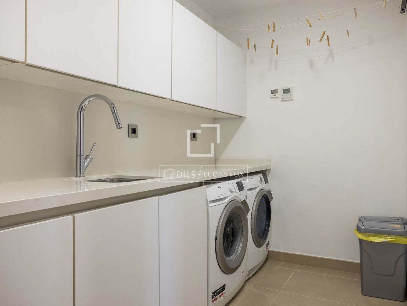 Apartamento en Barcelona, España 3 dormitorios, 169 m2 No. 198501