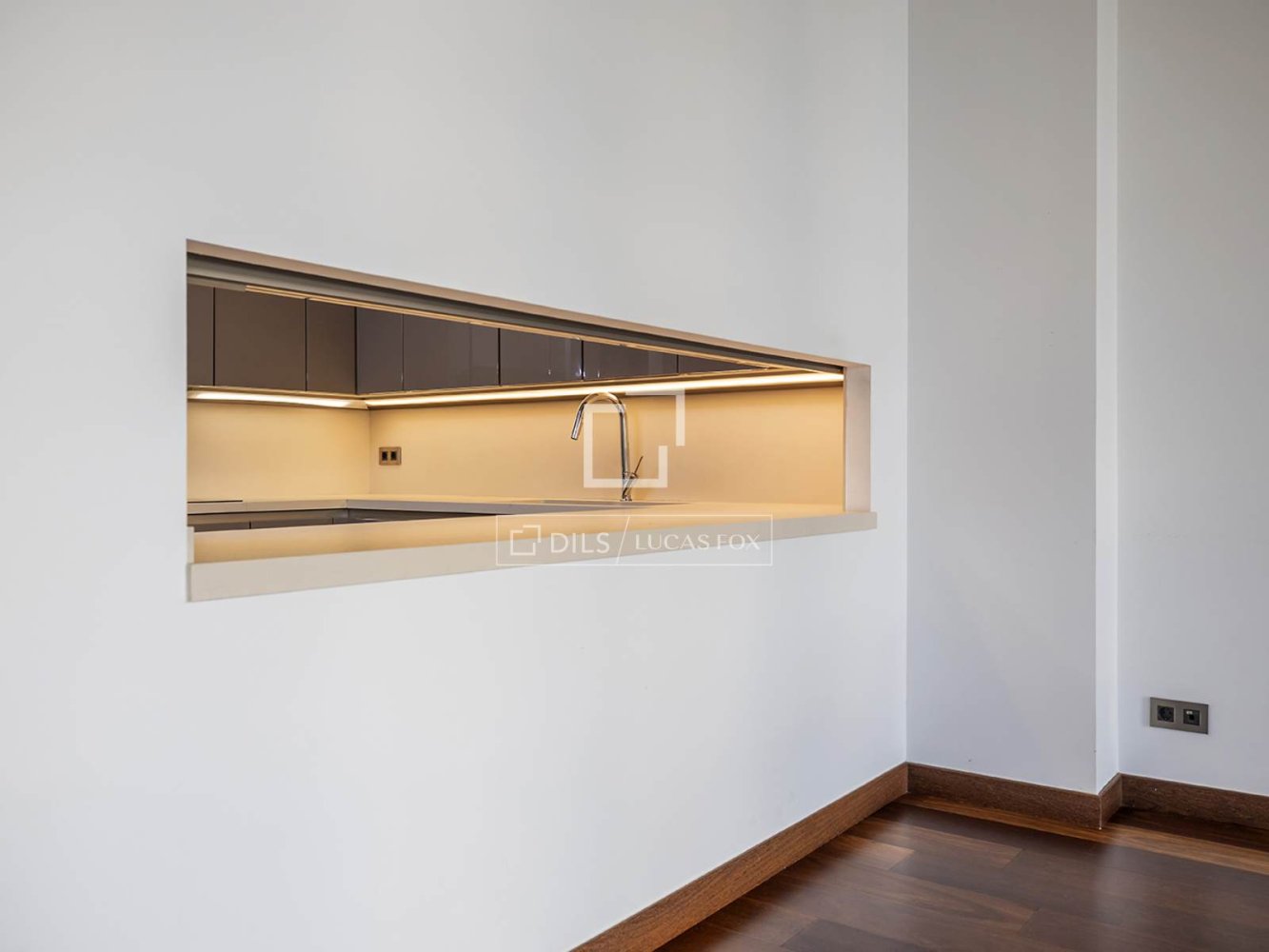 Apartamento en Barcelona, España 3 dormitorios, 169 m2 No. 198501
