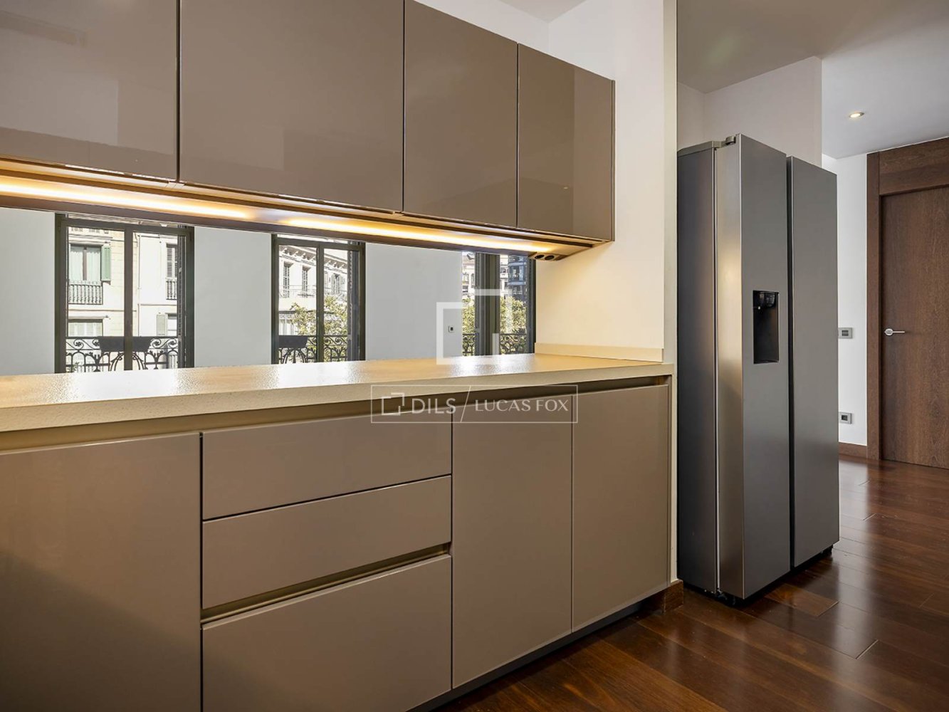 Apartamento en Barcelona, España 3 dormitorios, 169 m2 No. 198501