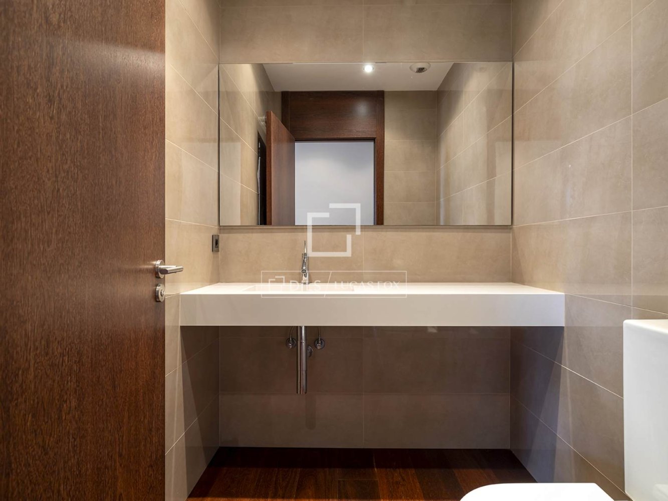 Apartamento en Barcelona, España 3 dormitorios, 169 m2 No. 198501