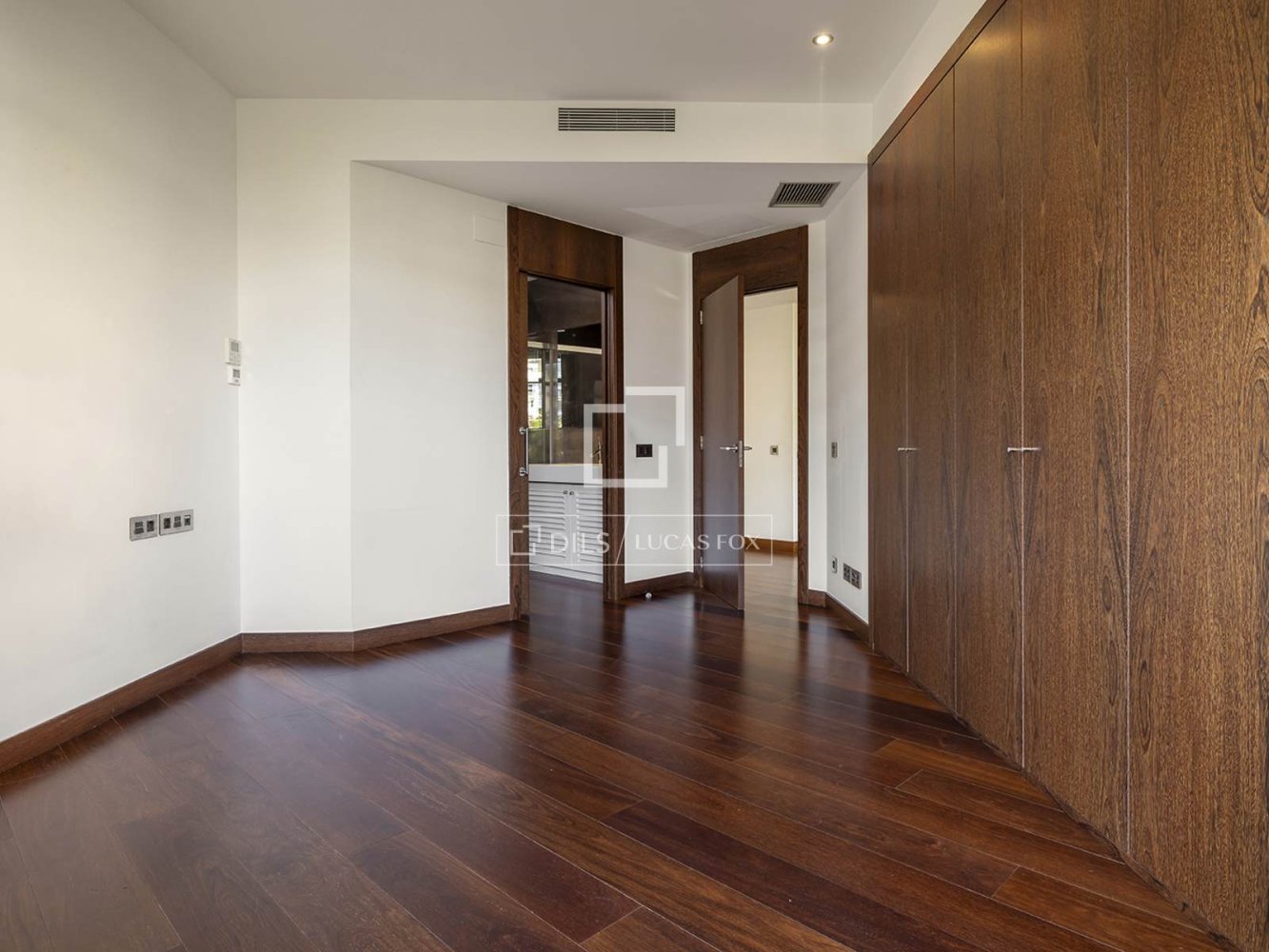 Apartamento en Barcelona, España 3 dormitorios, 169 m2 No. 198501