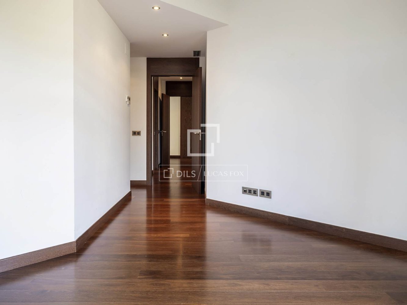 Apartamento en Barcelona, España 3 dormitorios, 169 m2 No. 198501