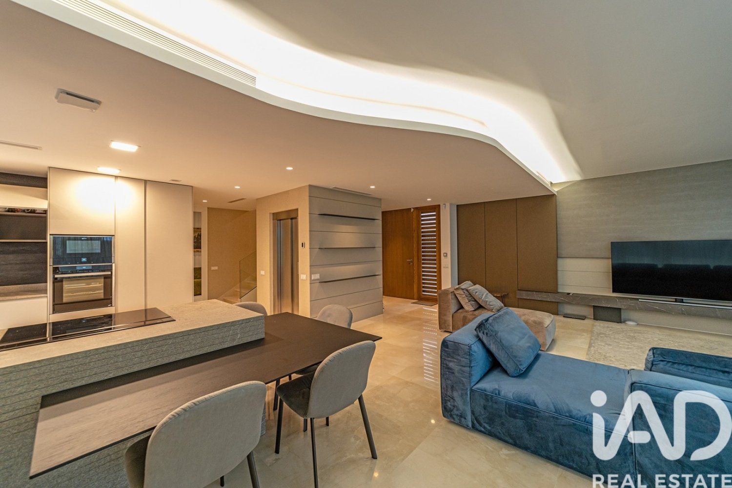 Māja San Pedro Alcantara, Malaga, Spānijā 4 istabas, 290 m2 Nr. 198615