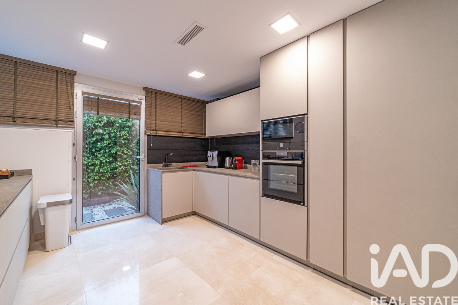 Māja San Pedro Alcantara, Malaga, Spānijā 4 istabas, 290 m2 Nr. 198615