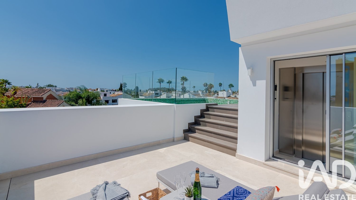 Māja San Pedro Alcantara, Malaga, Spānijā 4 istabas, 290 m2 Nr. 198615