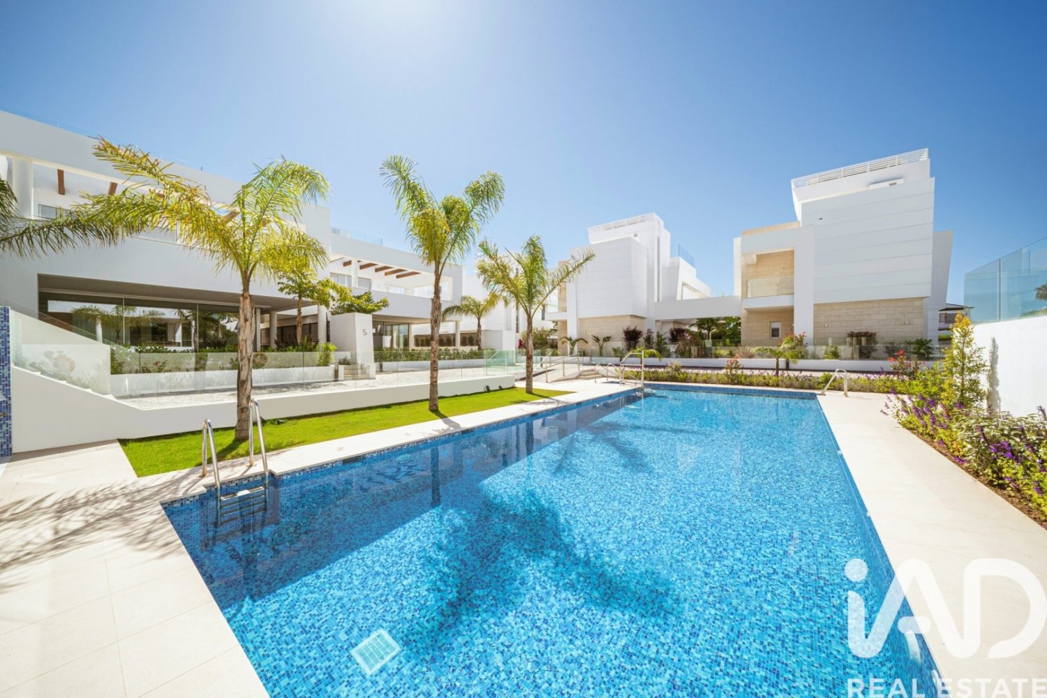 Māja San Pedro Alcantara, Malaga, Spānijā 4 istabas, 290 m2 Nr. 198615