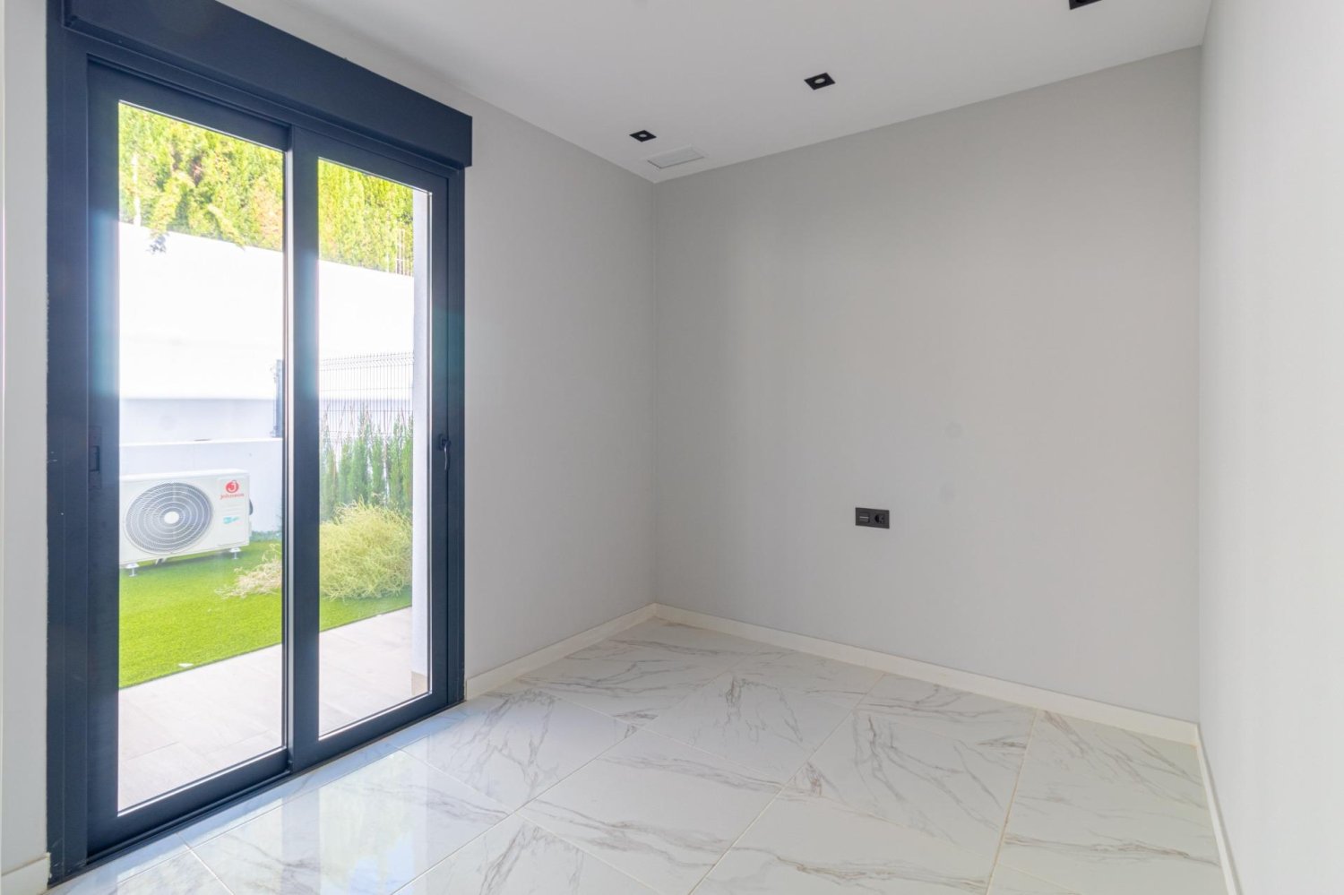 Appartamento a Orihuela, Alicante, Spagna 83 mq. N° 198144