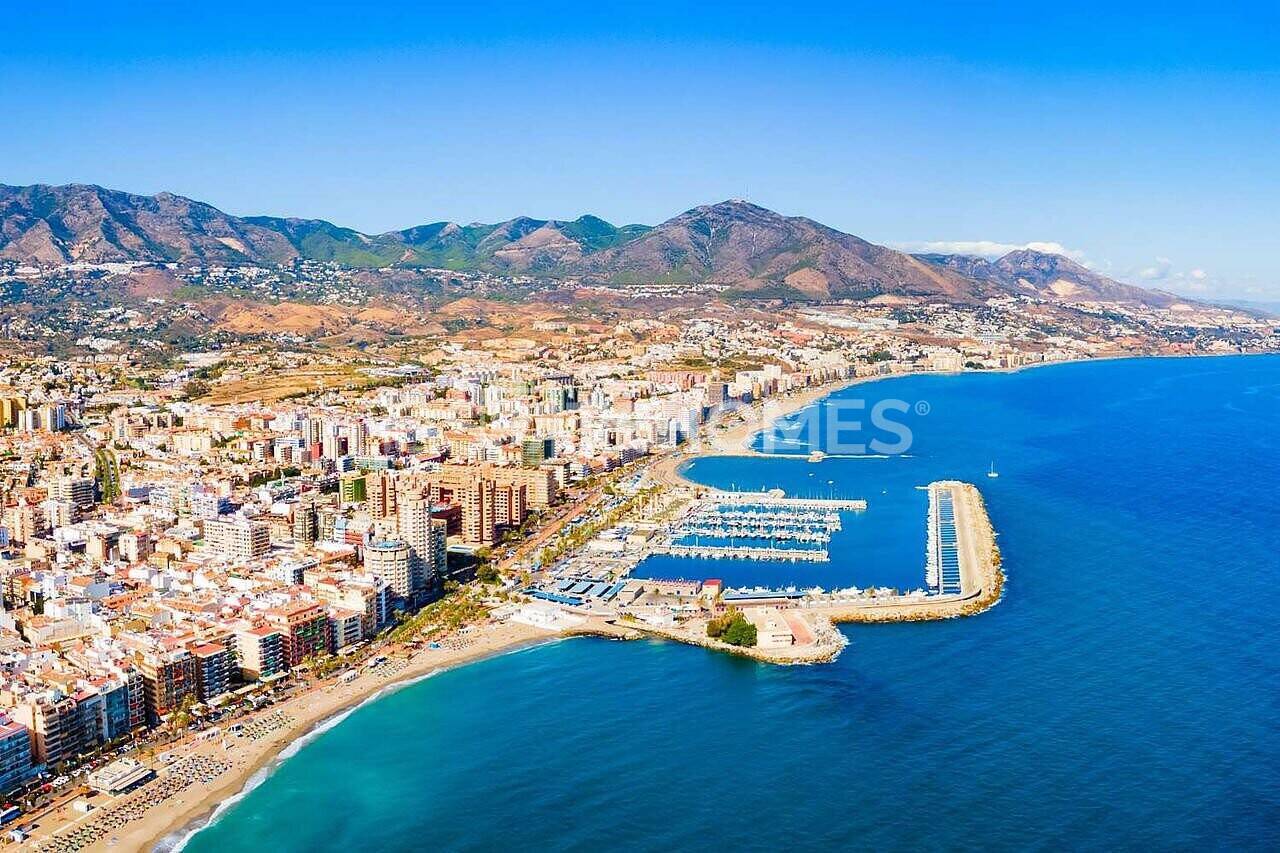Apartment in Fuengirola, Malaga, Spain 3 bedrooms, 108 sq.m. No. 48626
