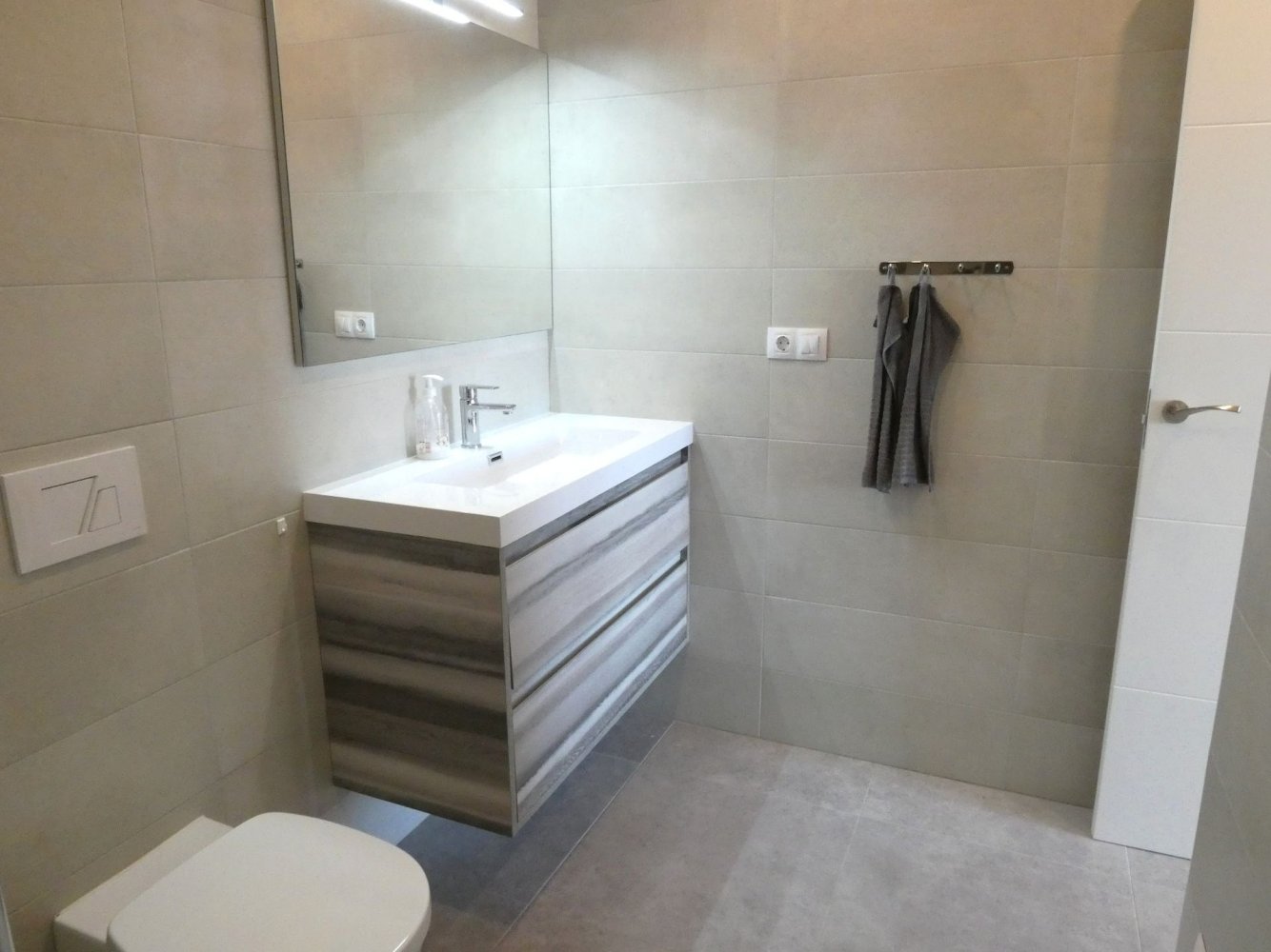 Apartment in Torrevieja, Alicante, Spain 3 bedrooms, 82 sq.m. No. 199341