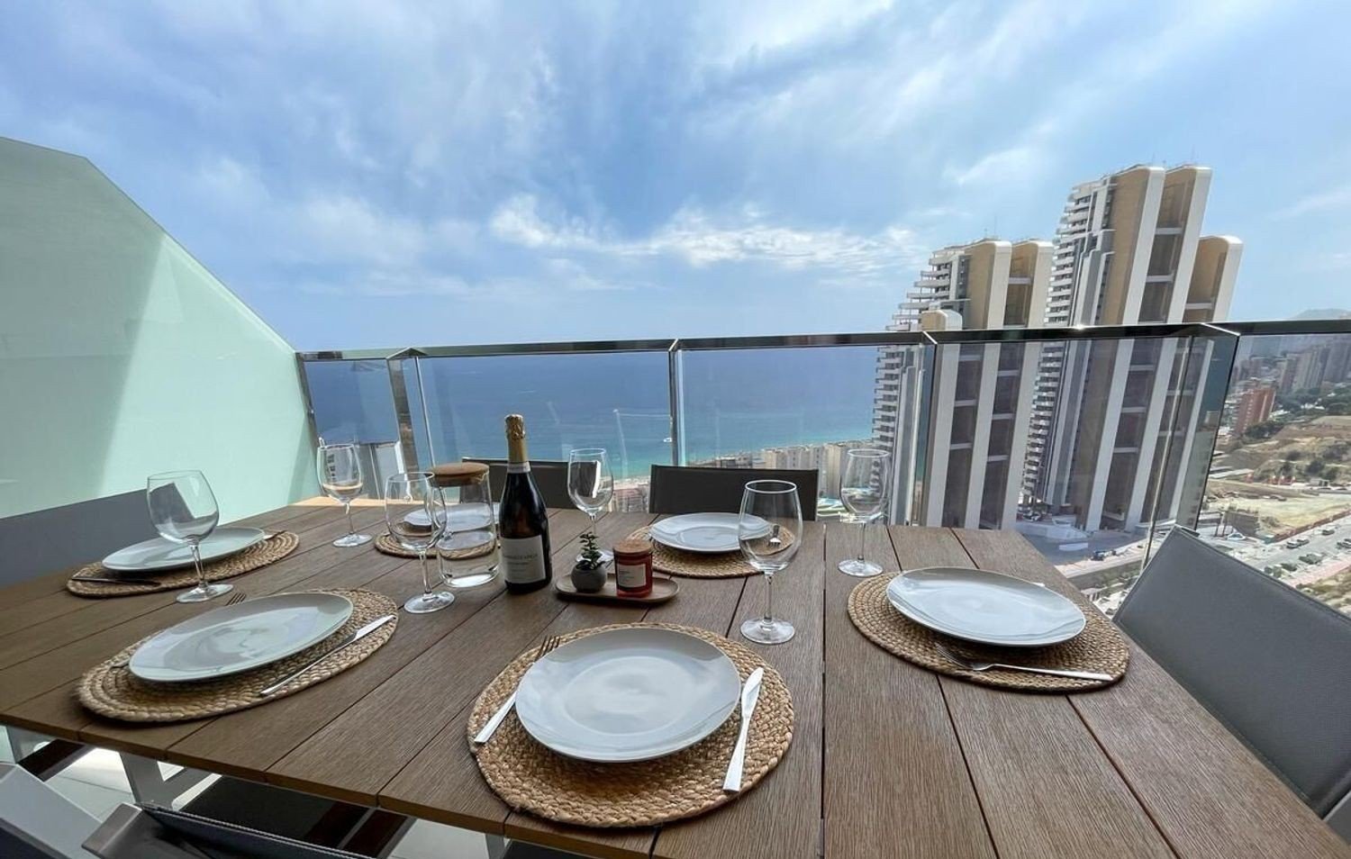 Apartamento en Benidorm, Alicante, España 2 dormitorios, 105 m2 No. 197964