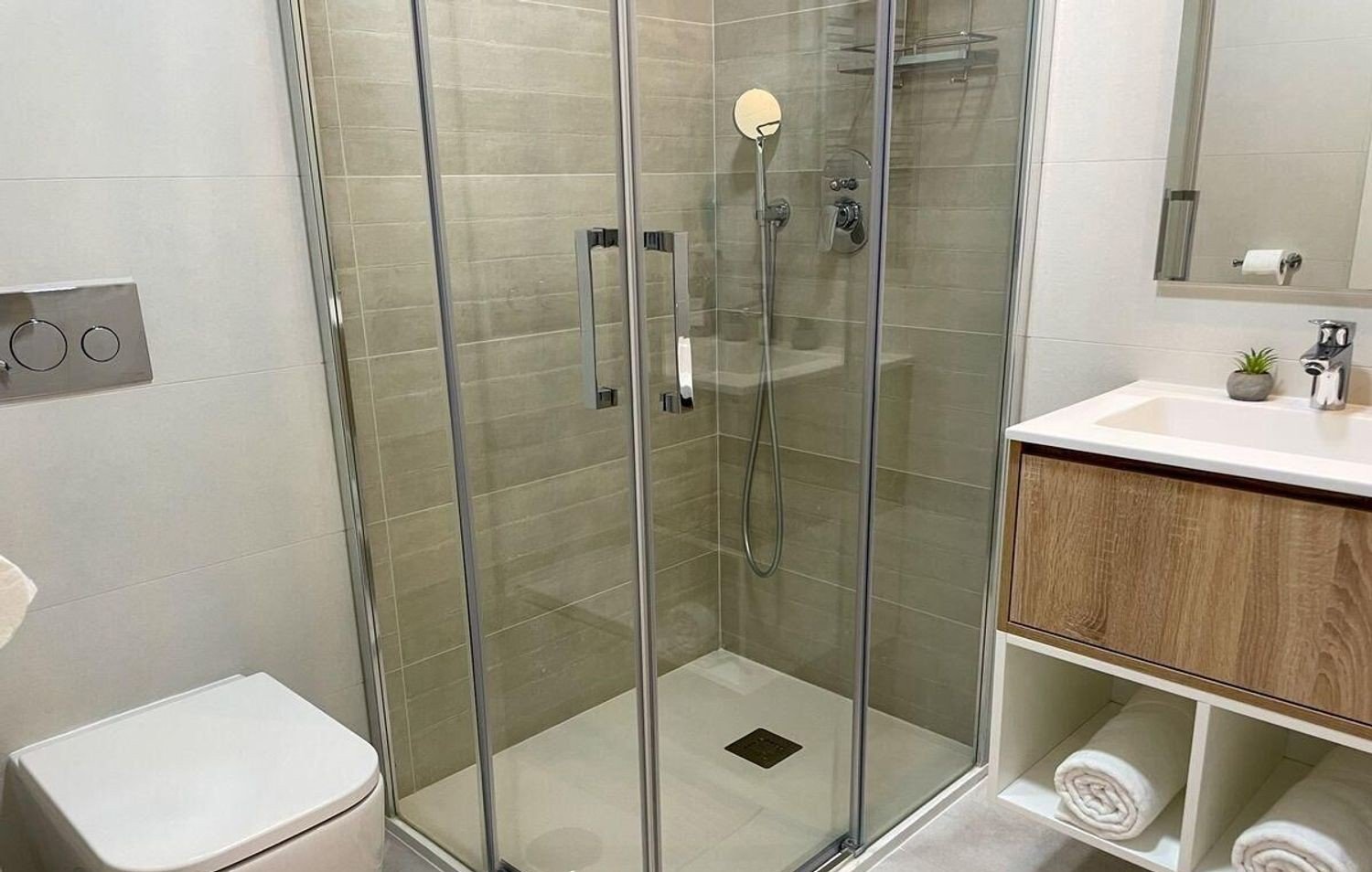 Apartamento en Benidorm, Alicante, España 2 dormitorios, 105 m2 No. 197964