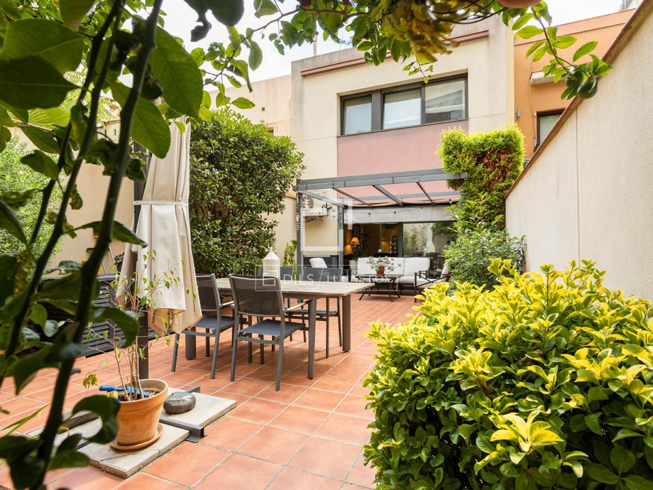 Villa a Barcelona, Spagna 4 camere da letto, 258 mq. N° 197617