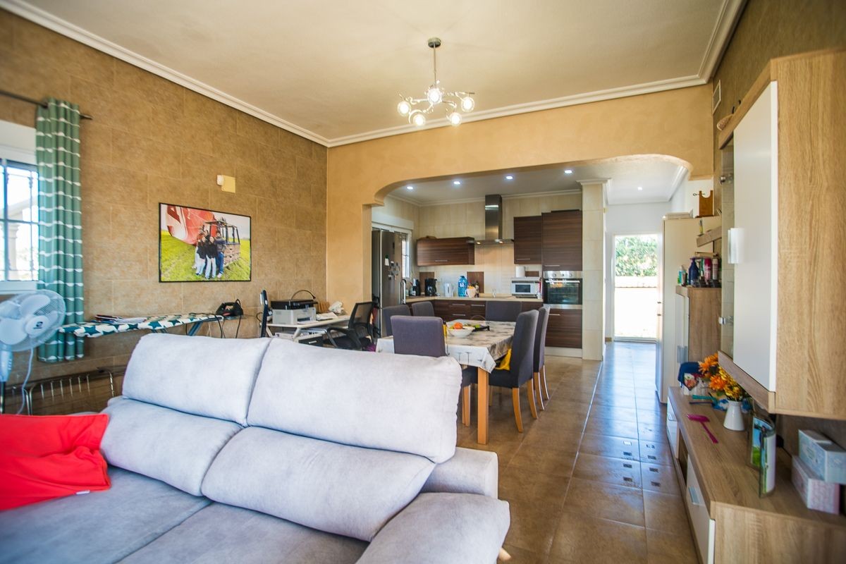 Villa a Catral, Alicante, Spagna 4 camere da letto, 146 mq. N° 197467