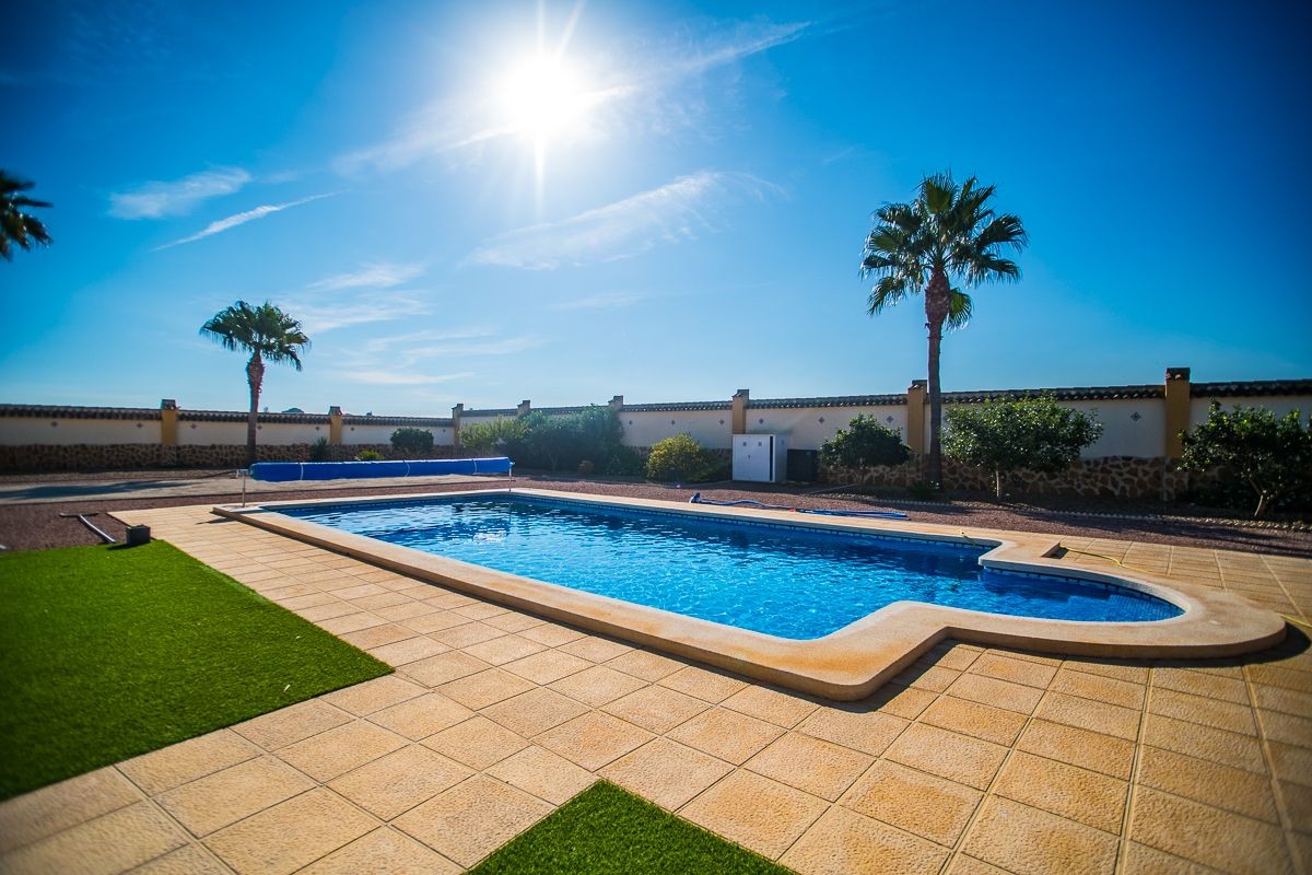 Villa a Catral, Alicante, Spagna 4 camere da letto, 146 mq. N° 197467