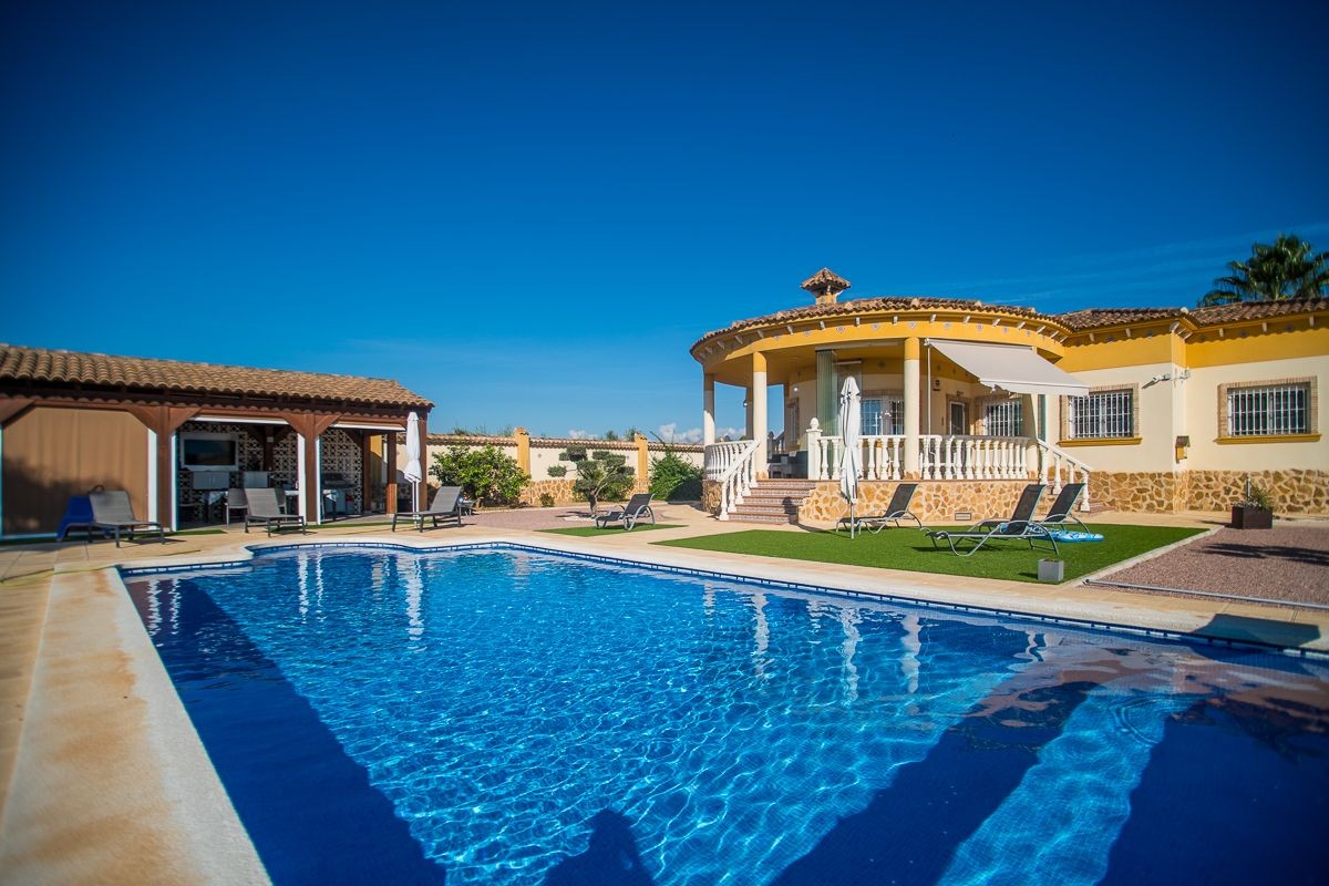 Villa a Catral, Alicante, Spagna 4 camere da letto, 146 mq. N° 197467
