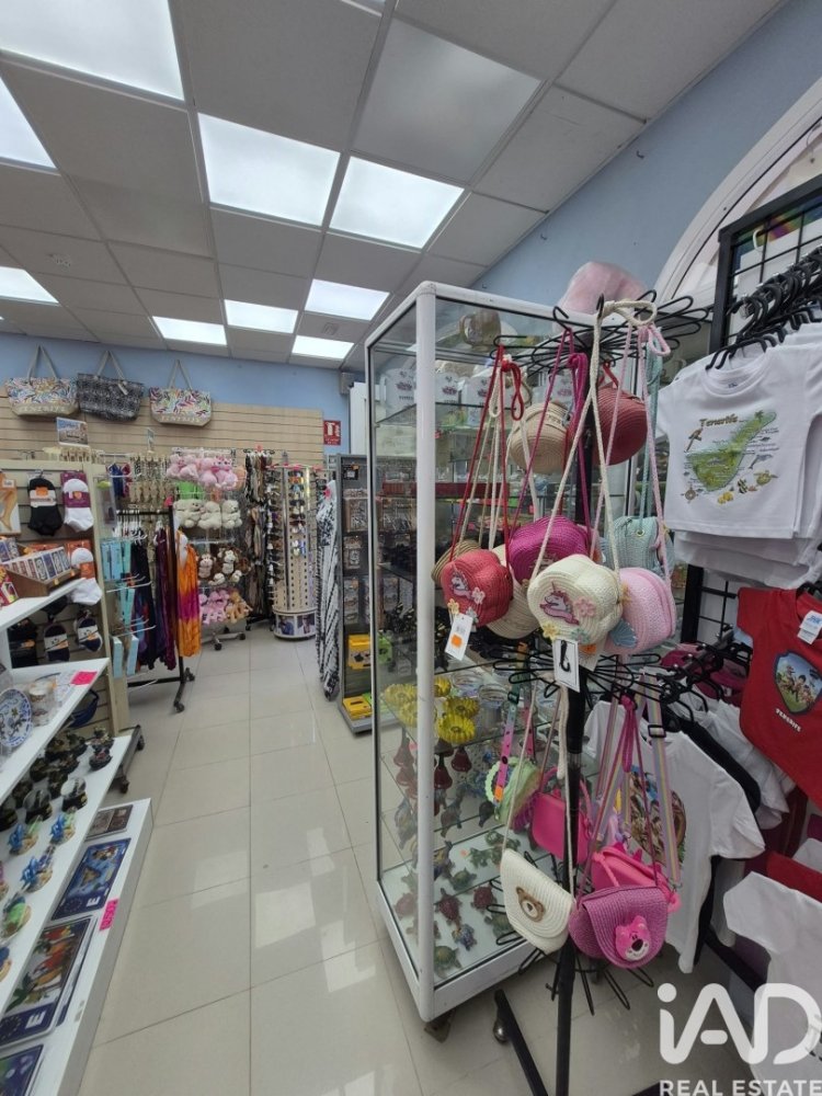 Commercial property in Adeje, Tenerife, Spain 73 sq.m. No. 199533