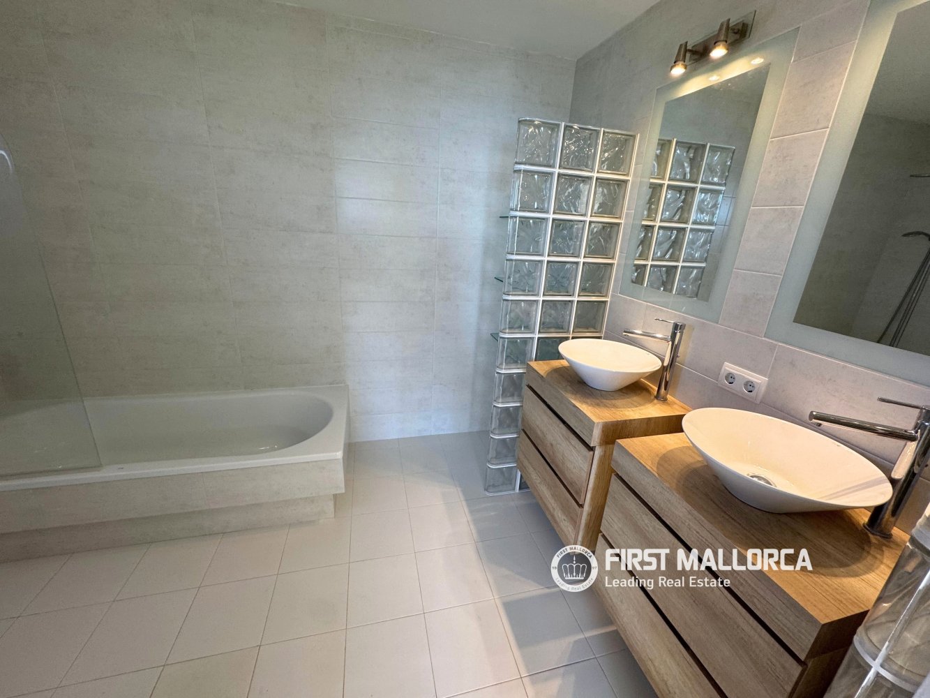Apartment in Palma de Majorca, Mallorca, Spain 4 bedrooms, 143 sq.m. No. 197925