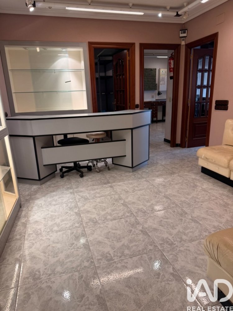 Commercial property in Leon, Spain 71 sq.m. No. 199512