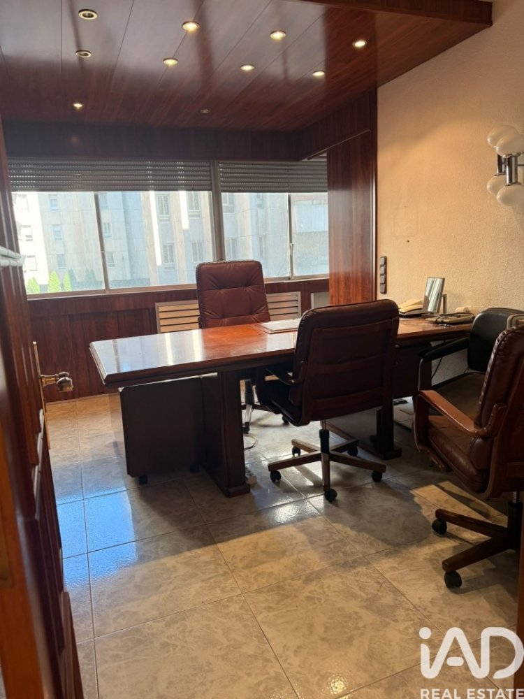 Commercial property in Leon, Spain 71 sq.m. No. 199512