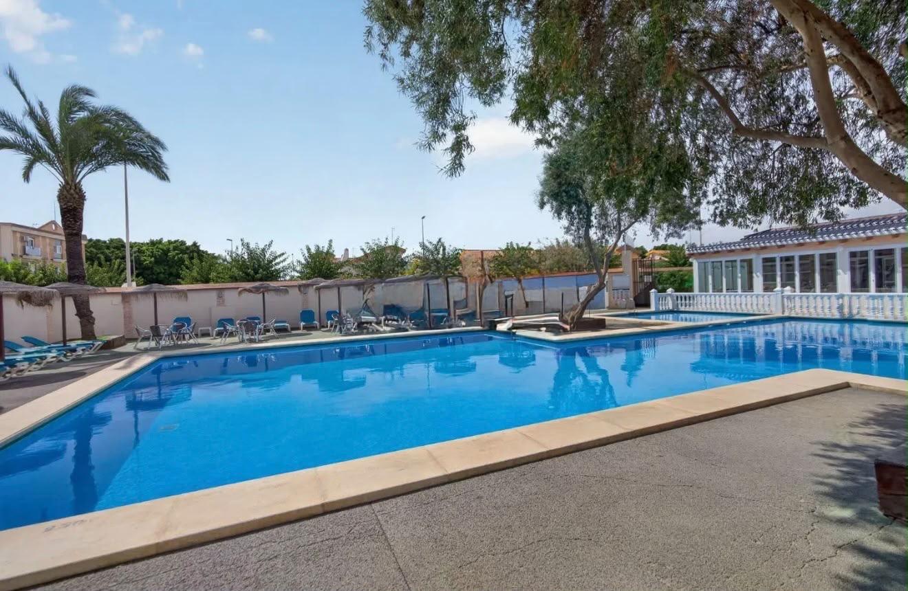 Huoneisto Pilar de la Horadada, Alicante, Espanja 2 makuuhuonetta, 74 m2 No. 198505