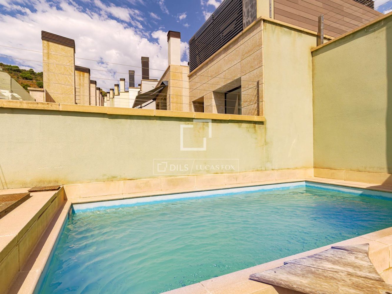 Villa a Barcelona, Spagna 4 camere da letto, 326 mq. N° 197108