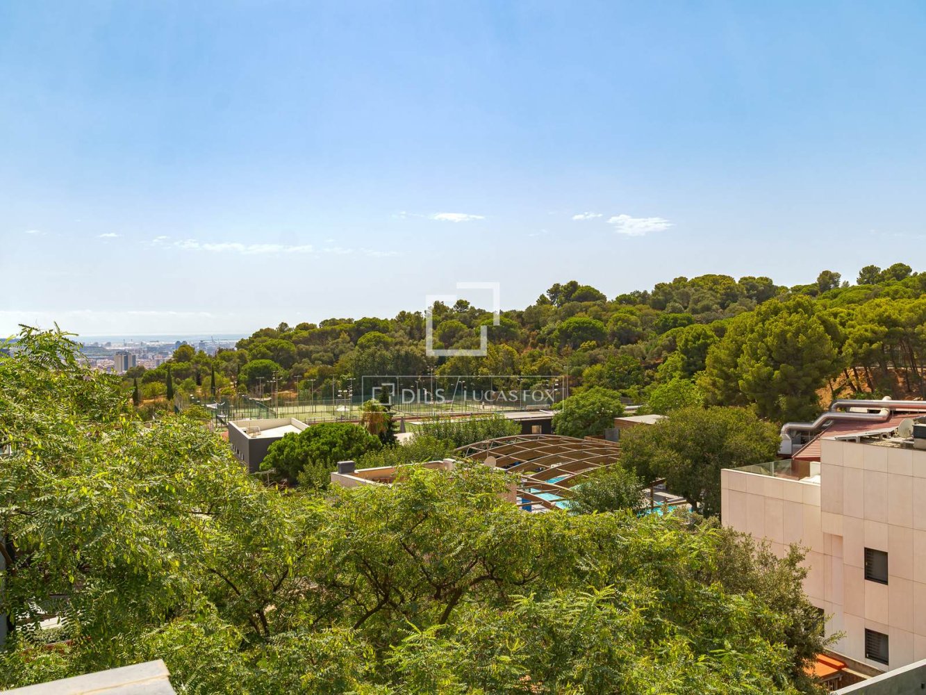 Villa a Barcelona, Spagna 4 camere da letto, 326 mq. N° 197108