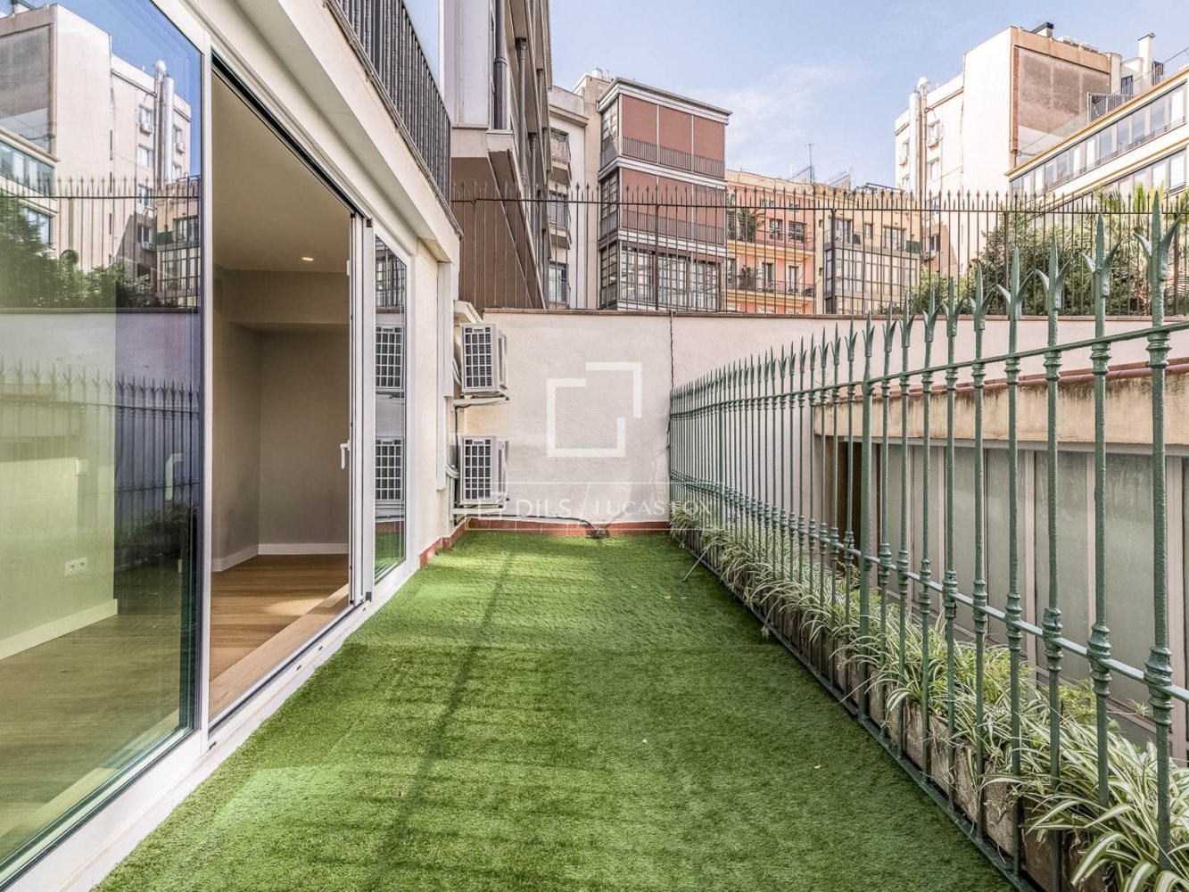 Квартира в Барселона, Испания 3 спальни, 150м2 №150534