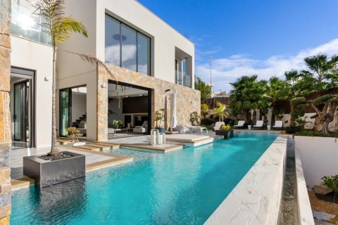 Villa in Alicante, Spain 4 bedrooms, 550 sq.m. No. 199347