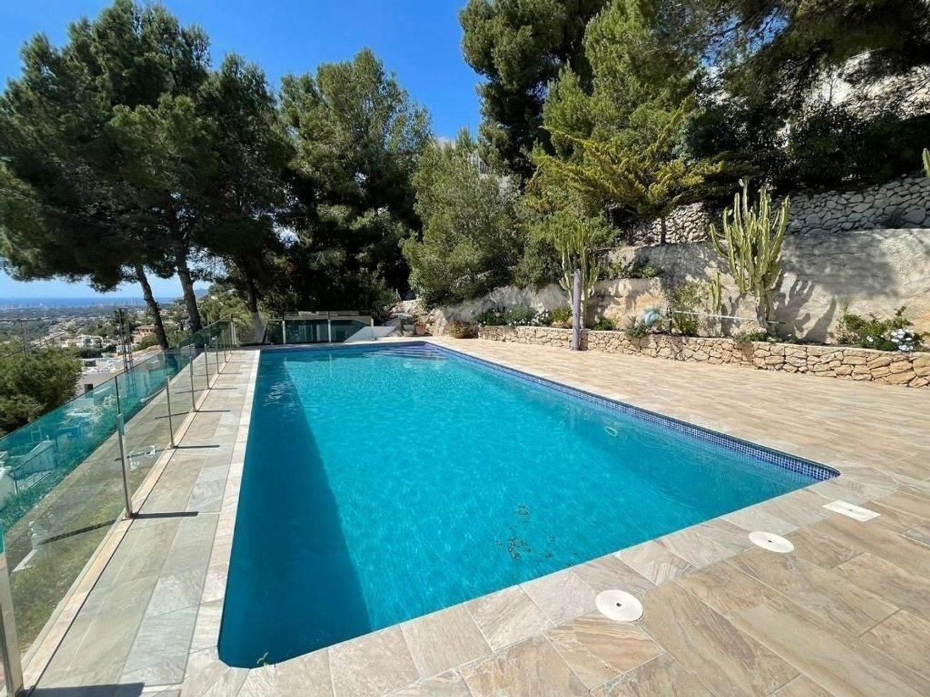 Villa a Moraira, Alicante, Spagna 5 camere da letto, 299 mq. N° 198211
