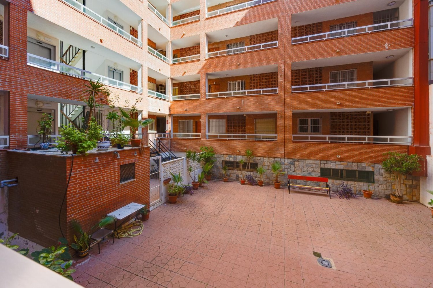 Apartment in Torrevieja, Alicante, Spain 70 sq.m. No. 197904